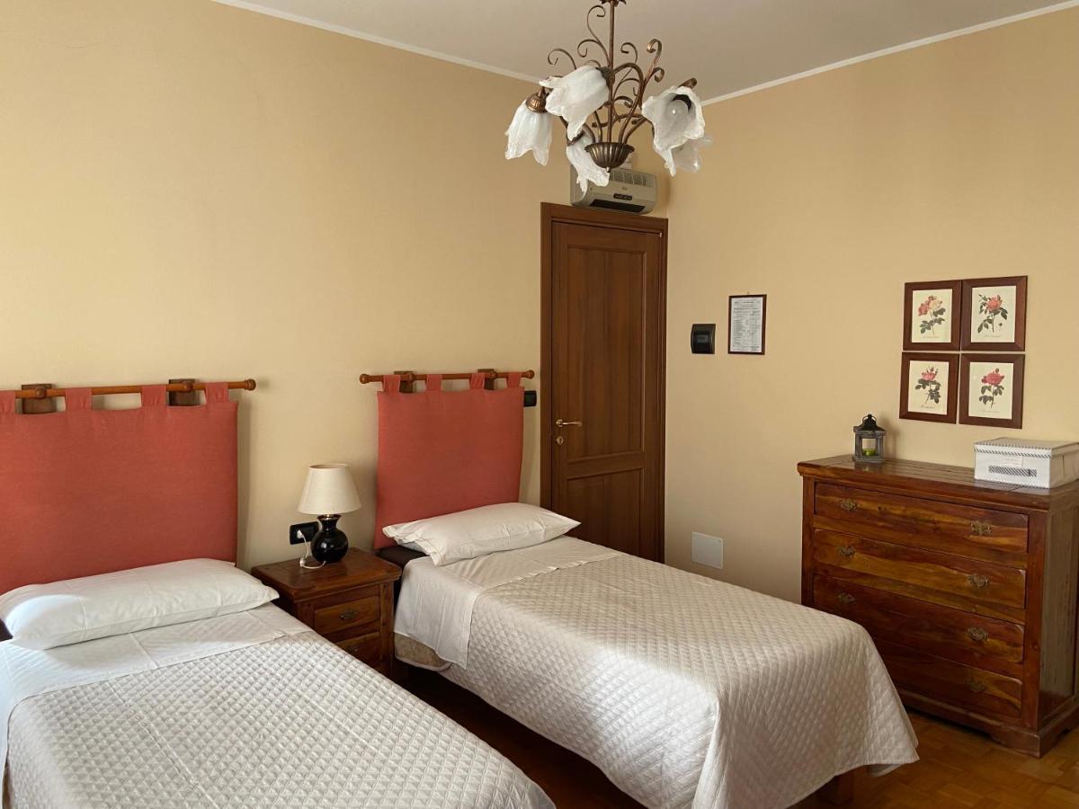 Bed and Breakfast La Via del Sole Susa Esterno foto