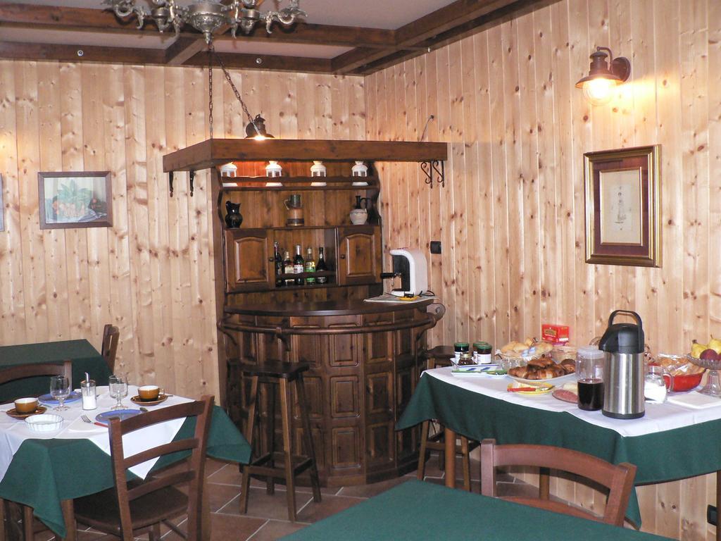 Bed and Breakfast La Via del Sole Susa Esterno foto