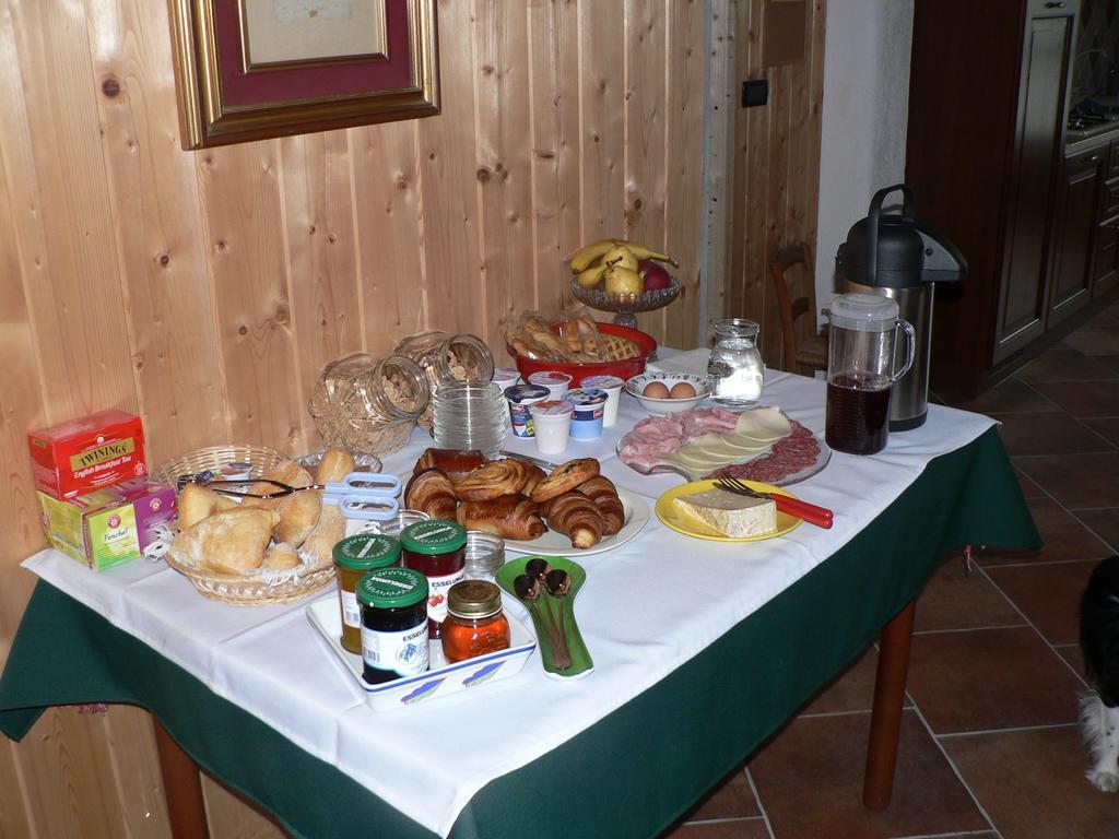 Bed and Breakfast La Via del Sole Susa Esterno foto
